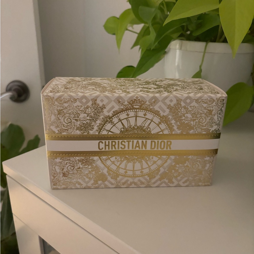 GOLD CHRISTIAN DIOR BOX